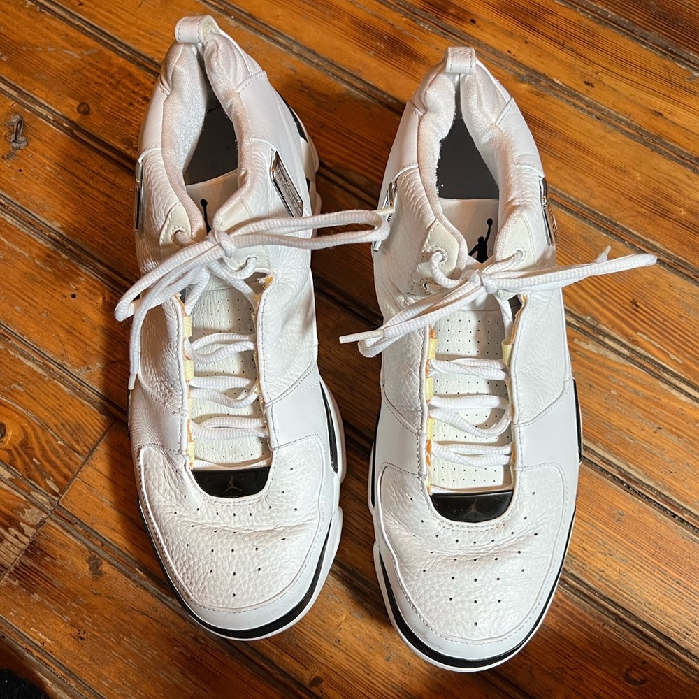 Jordan Mens white sneakers